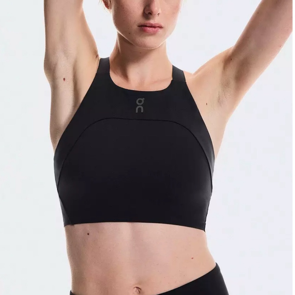 NWT On Women's Performance Crop Top